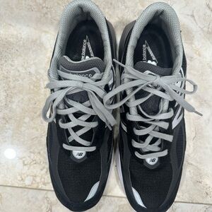 New Balance Black and Gray Lace-Up Running Sneakers